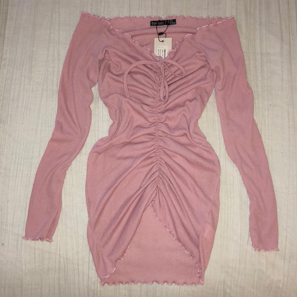 BOOHOO PETITE RIBBED & ROUCHED SWEETHEART DRESS